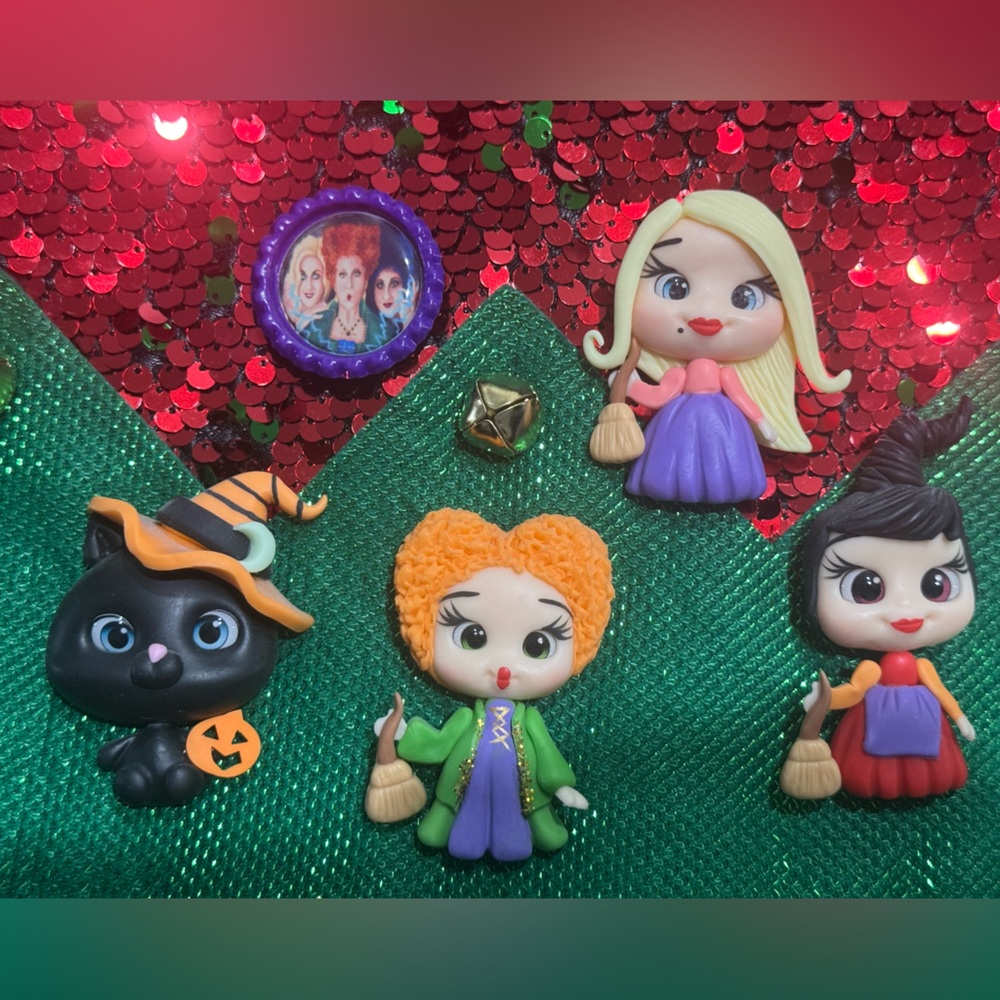 NWOT 5 piece magnet set!
